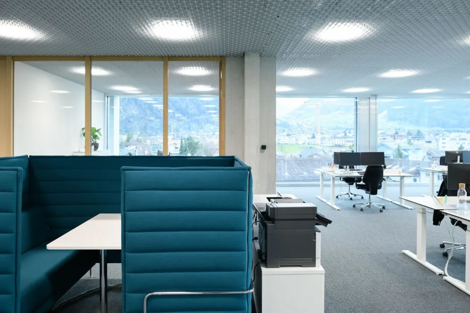 Successo con vista: Spazio commerciale con vista sul lago