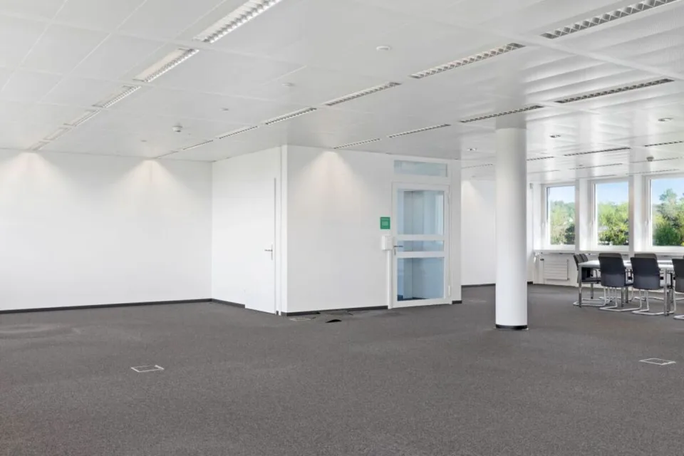 Derniers bureaux disponibles / Locaux de 150 à 185 m² à Renens