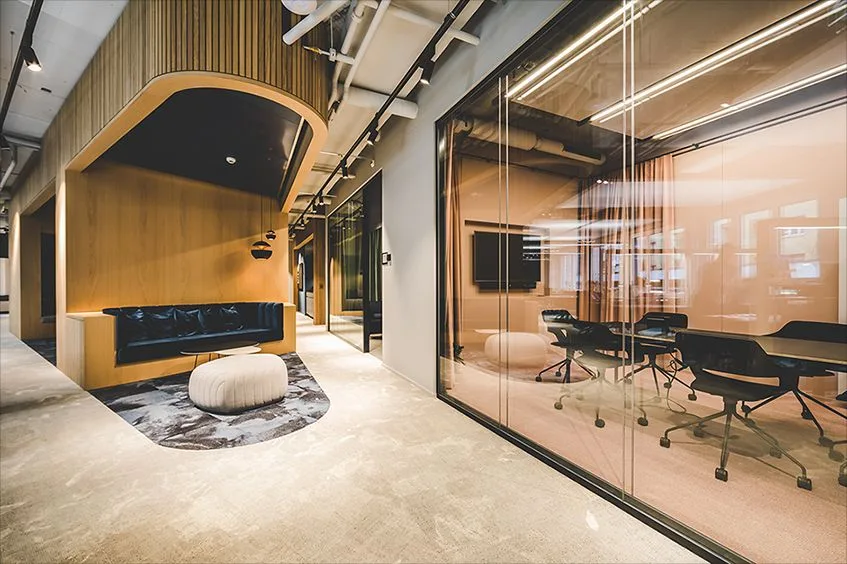 Zentrales 6er Office beim Bahnhof Enge mitten in der Stadt