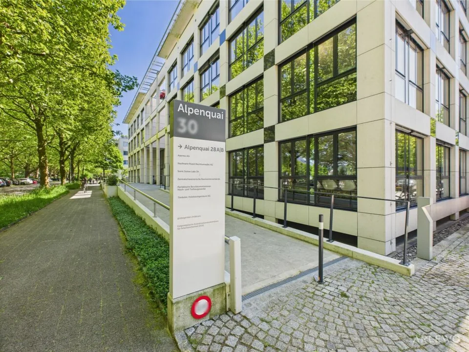 Ground floor space at the popular Alpenquai