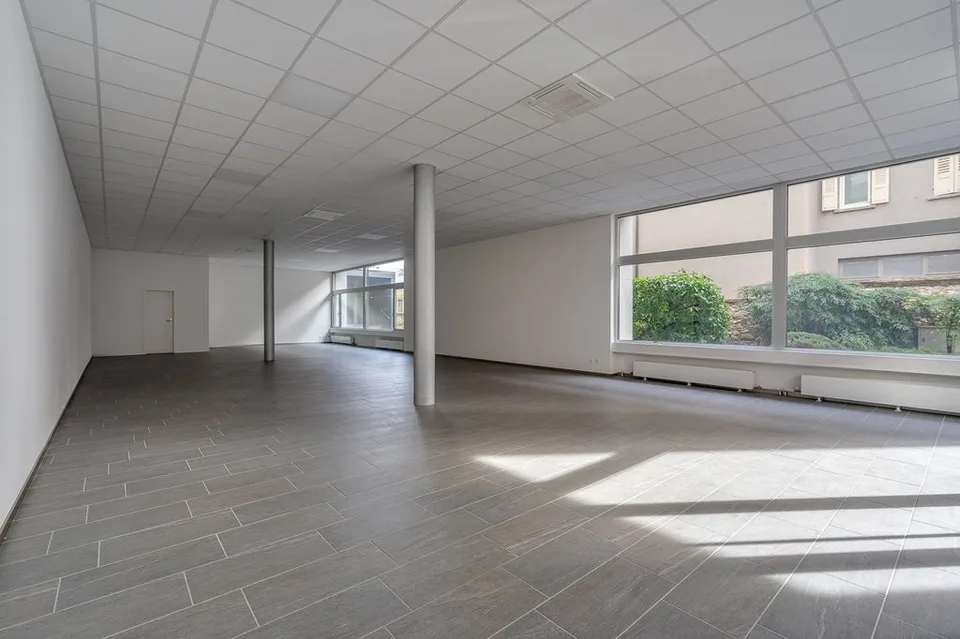 Helle Gewerbefläche / Büro zu vermieten