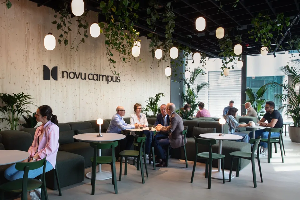 Office Space im Novu Campus - mit Blick auf den Flughafen