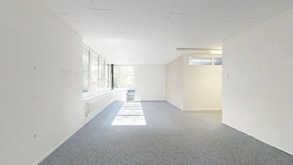 Moderner Gewerberaum mit 72 m² Bürofläche + 41 m² Gemeinschaftsbereich im markanten ?Gwand?-Gebäude in Merenschwand