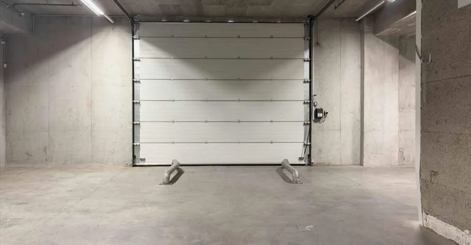 Dépôt Logistique -aménagé de racks - accès quais de Déchargement – photo 8 sur 12