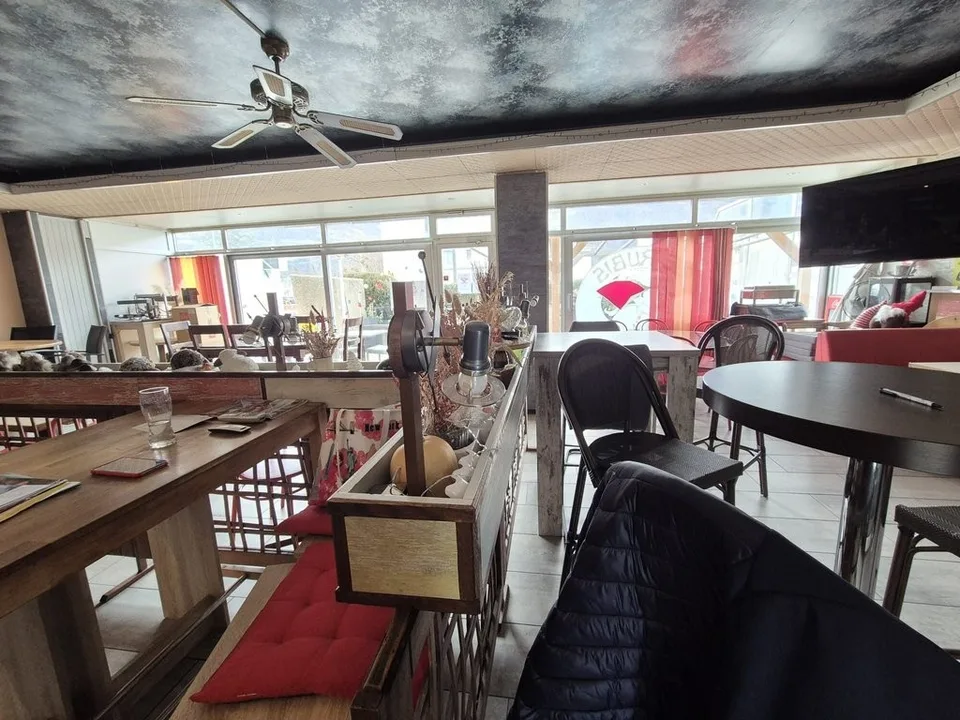 Café for rent