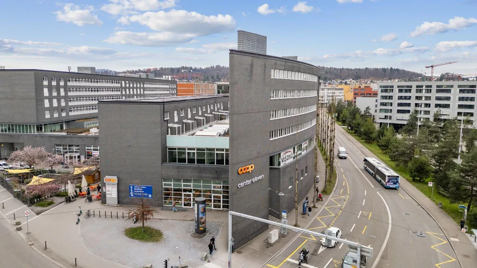 Zentrale Bürofläche in Zürich-Oerlikon zu vermieten