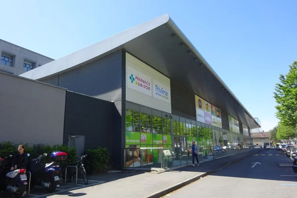 Installez-vous dans un centre commercial urbain de qualité