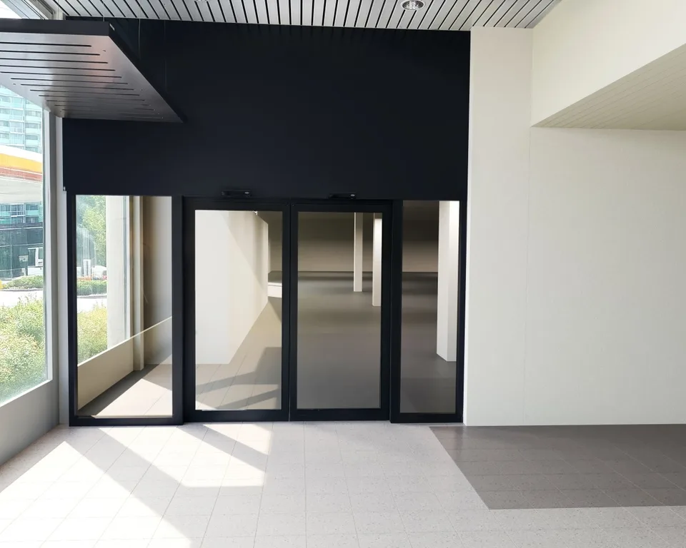 Espaces commerciaux ou de services dans un emplacement de trafic idéal 826 m²