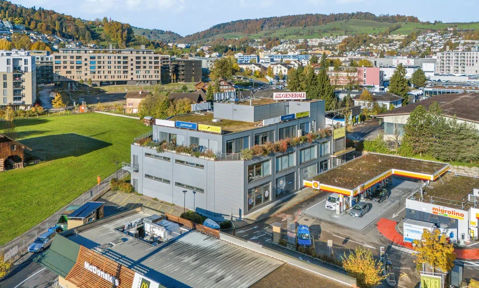 Laden- oder Dienstleistungsflächen an idealer Verkehrslage 826 m²
