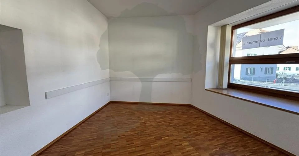 Medizinisches Büro 5.5 Zimmer