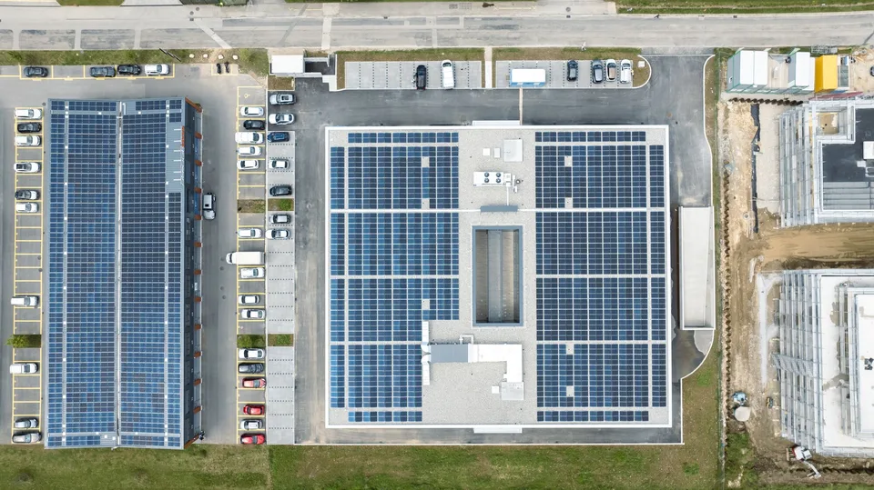 Neu in Gland – Grosses Verwaltungsgebäude – Büro / 1'200m2