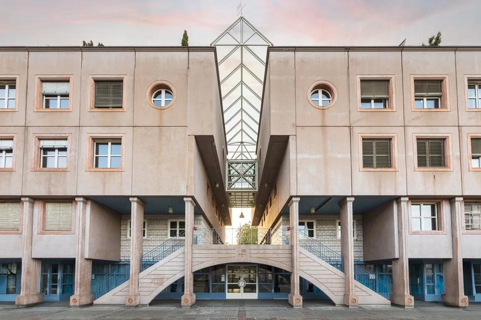 VOS FUTURS BUREAUX A DEUX PAS DE LA GARE !
