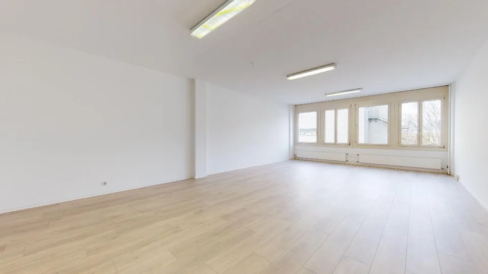 Bureau lumineux et polyvalent de 68 m2 - Quartino