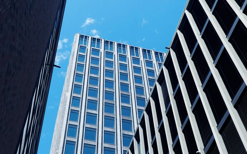 R2 Tower - The sky is the limit