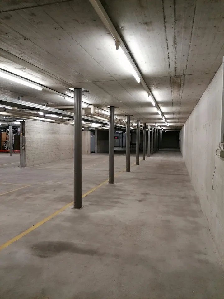 Espace de stockage éclairé à louer au centre de Nidau !