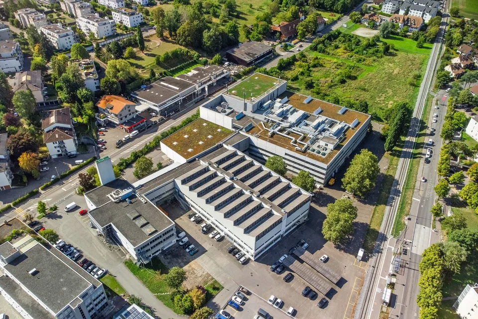 Espace de stockage éclairé à louer au centre de Nidau !