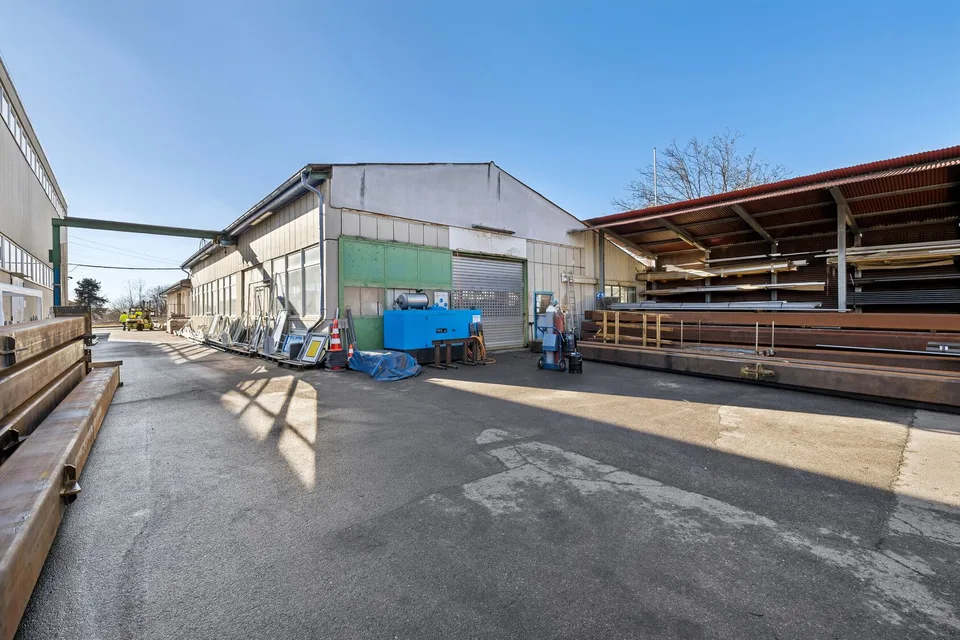 Atelier 636 m2 – Emplacement de choix – proche de tout !