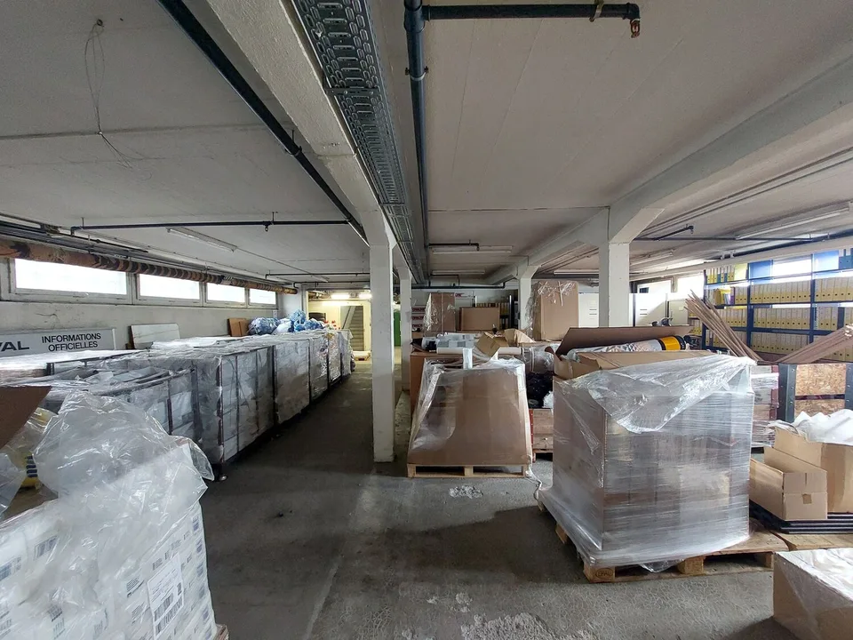 Depot 440 m2 – Top-Lage – Nähe Autobahn und Einkaufsmöglichkeiten