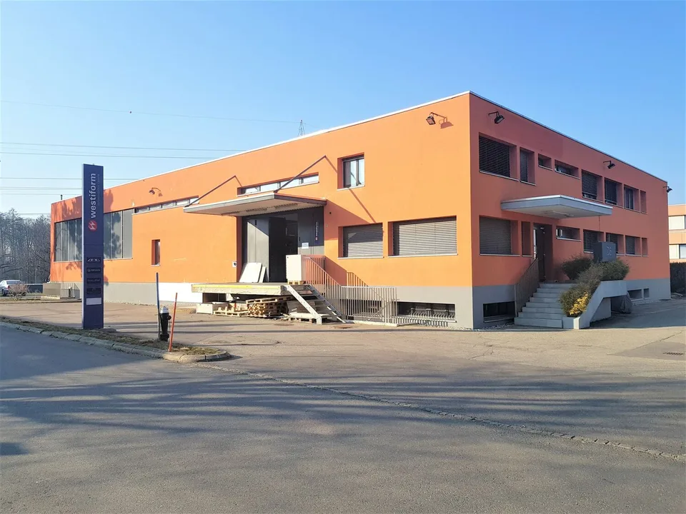 152 m2 Lagerfläche im Untergeschoss – Lastenaufzug – 1. Mietzahlung erlassen