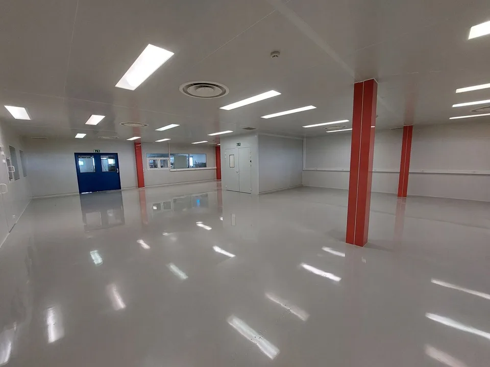 Surface 350 m2 - Laboratoire/Salles Propres