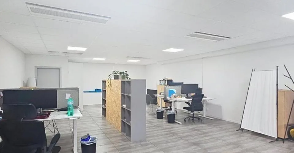 Commercial Space 1 Room