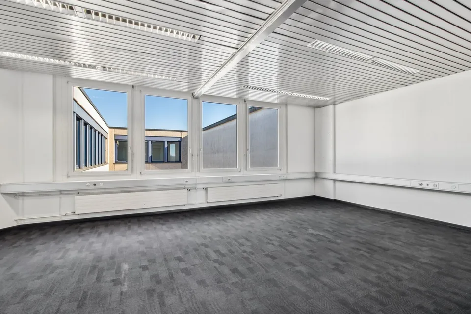 Top di Dietikon – Il tuo spazio ufficio con vista spettacolare!