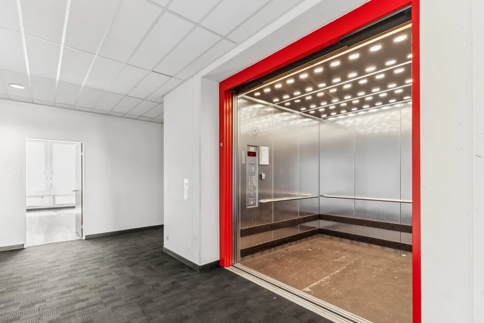 Top di Dietikon – Il tuo spazio ufficio con vista spettacolare!