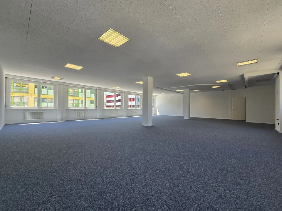 Büro im 1. Stock – 237m2