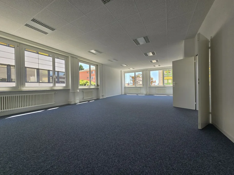 Büro im 1. Stock – 237m2