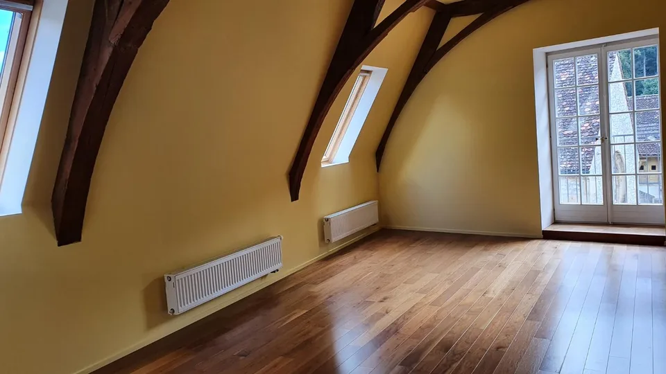 Place de l'Église Collégiale 2, Valangin - Appartement 2 pièces au 3ème étage