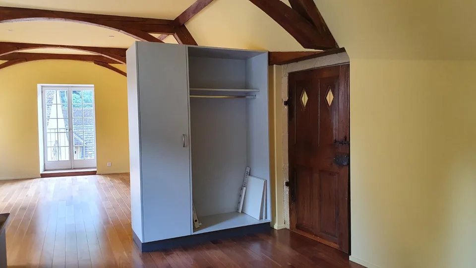 Place de l'Église Collégiale 2, Valangin - Appartement 2 pièces au 3ème étage