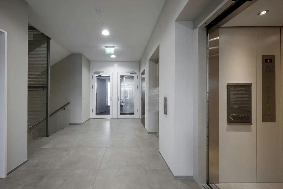 150 m2 ou 300 m2 d'espaces de bureau premium avec vue - Modernisé, climatisé, durable