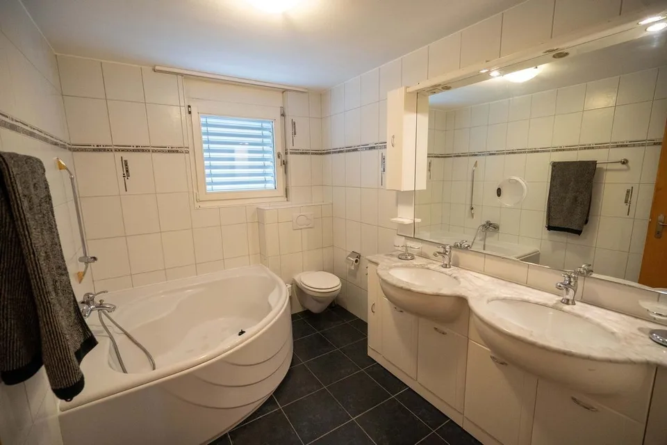 Gemütliches Zimmer zur Miete mit Ausblick in Naters