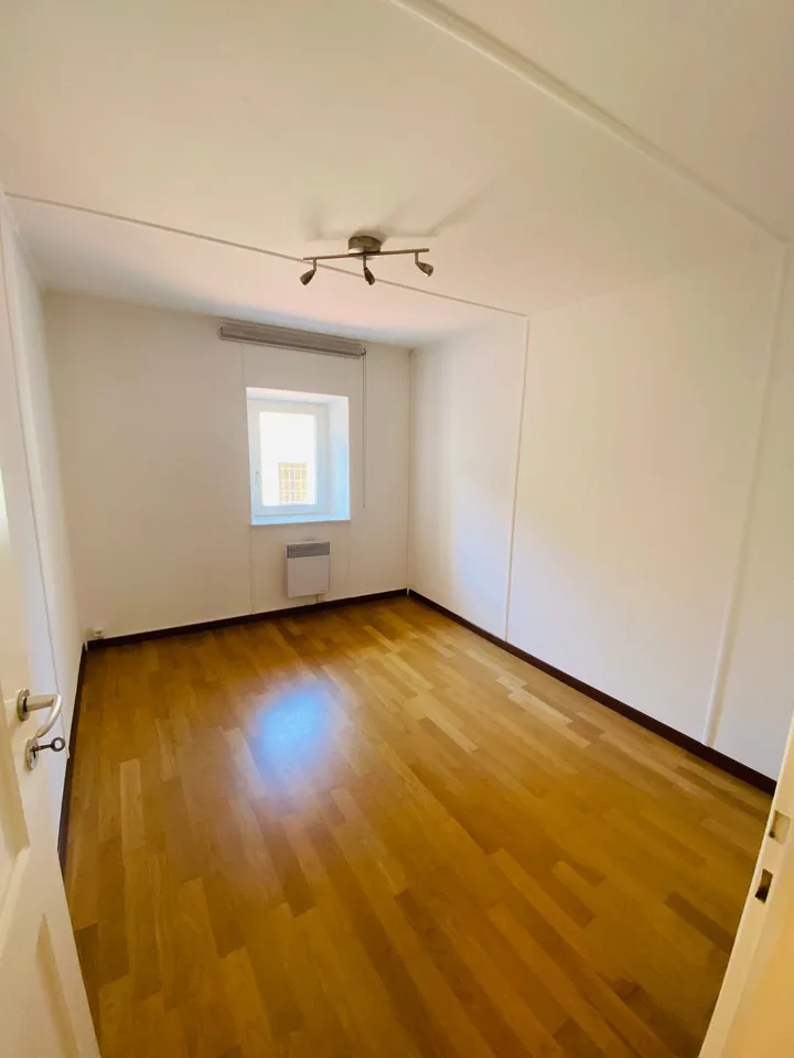 Spaziosa casa in affitto con camino a Lugano-Brè, 4.5 locali