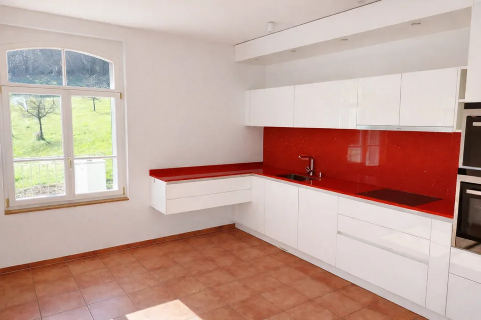 Proprietà per intenditori con giardino e accesso al lago