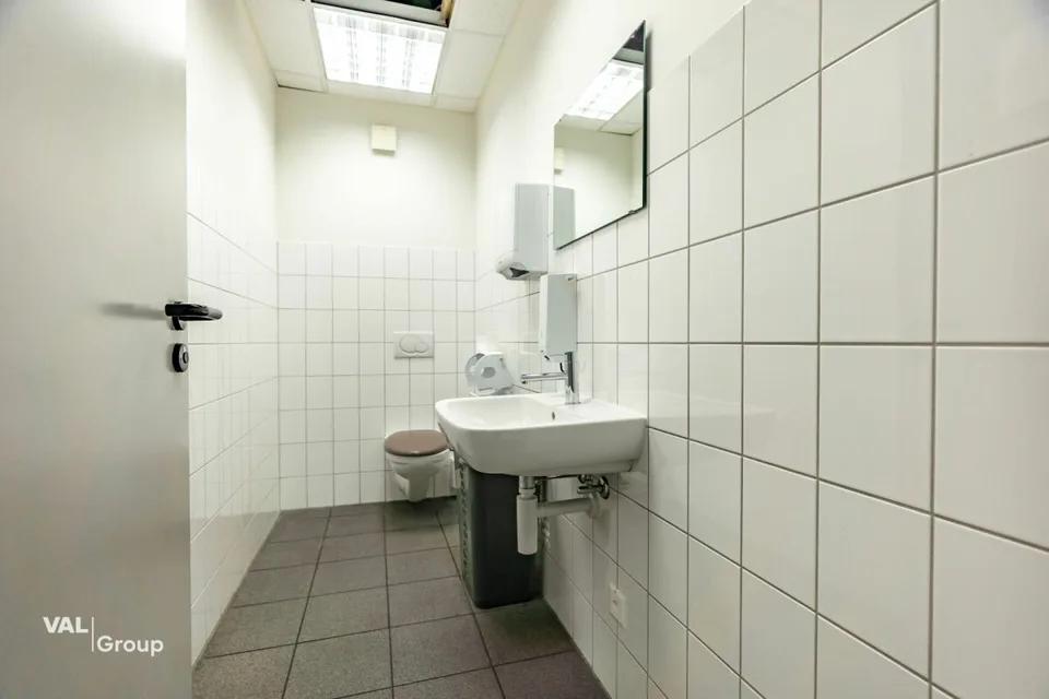 Moderna sala commerciale nel mercato al dettaglio 'Dreispitz'