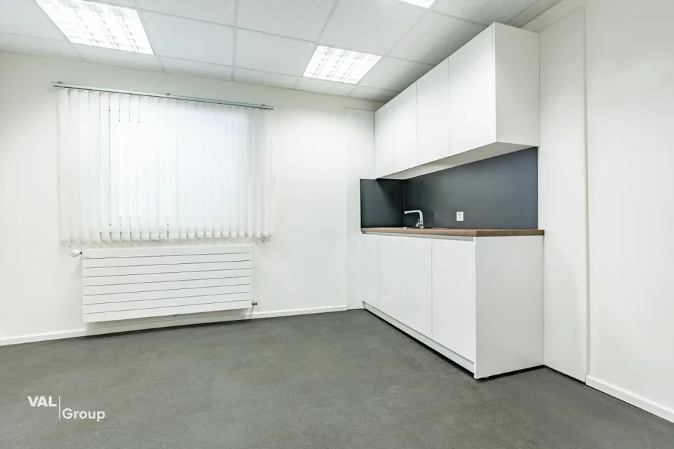 Moderna sala commerciale nel mercato al dettaglio 'Dreispitz'