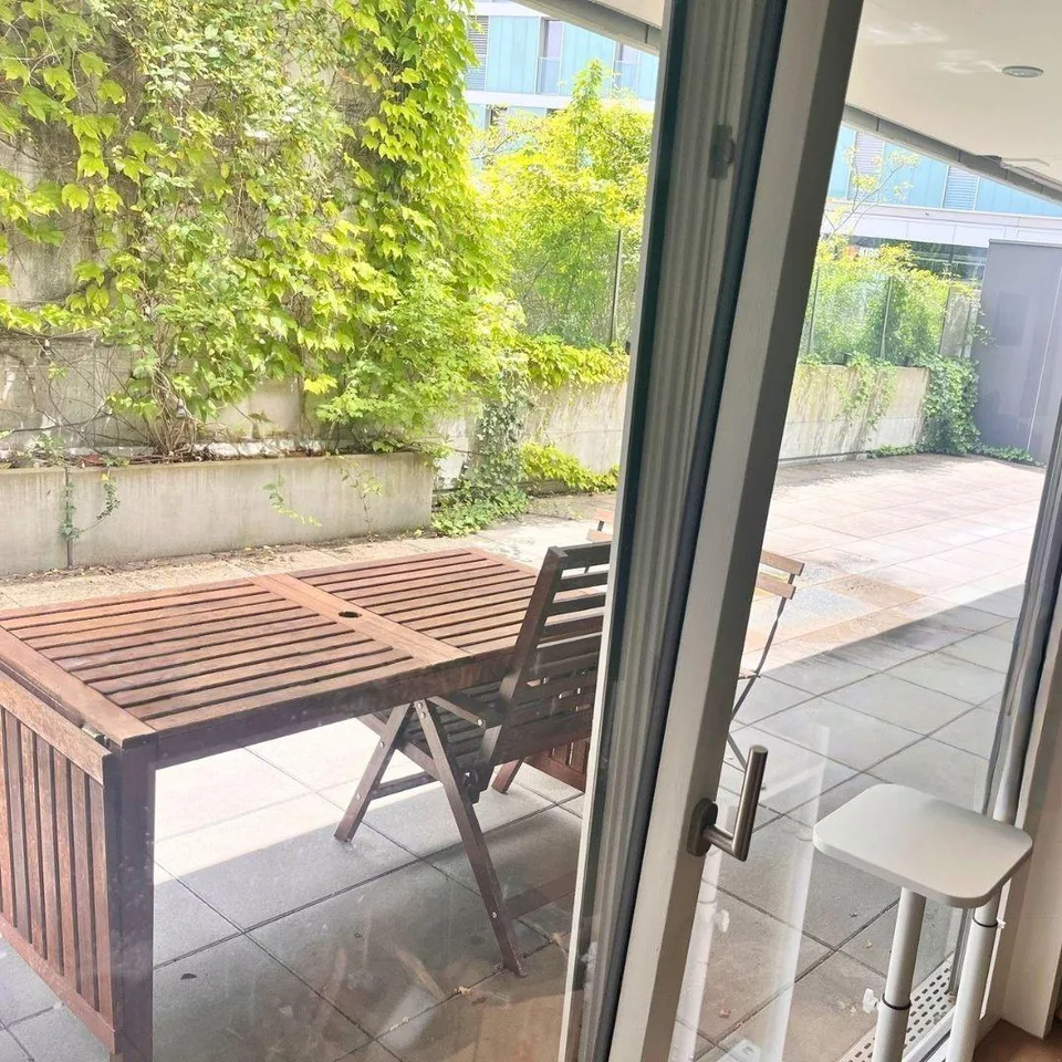 Zu vermieten - 4.5-Zimmer-Wohnung mit Terrasse und Veranda in Nyon