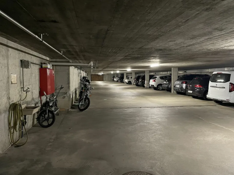 Posto auto in Jurastrasse 9 a Ittigen