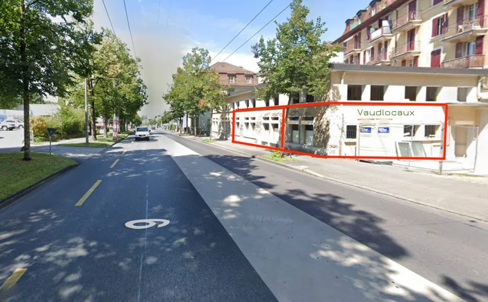 Arcade/ufficio/spazio commerciale in affitto 100 &amp; 130 m2 circa.