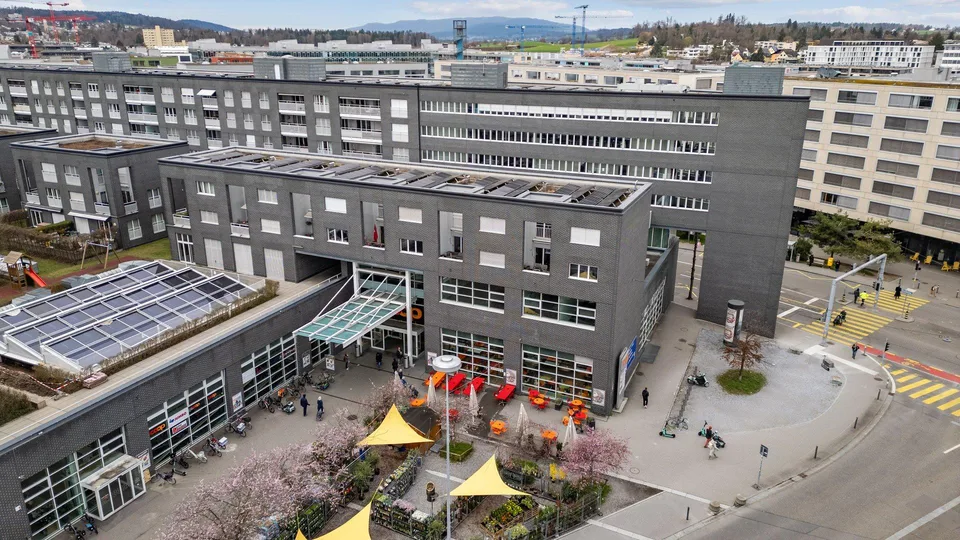 Espaces de bureau modernes à la gare d'Oerlikon