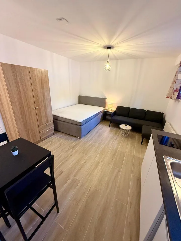 Incantevole piccolo studio ristrutturato - NELL'ANNO