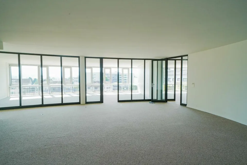 Spazio commerciale di alta qualità al Sonnenplatz: Flessibilità su 189 m²