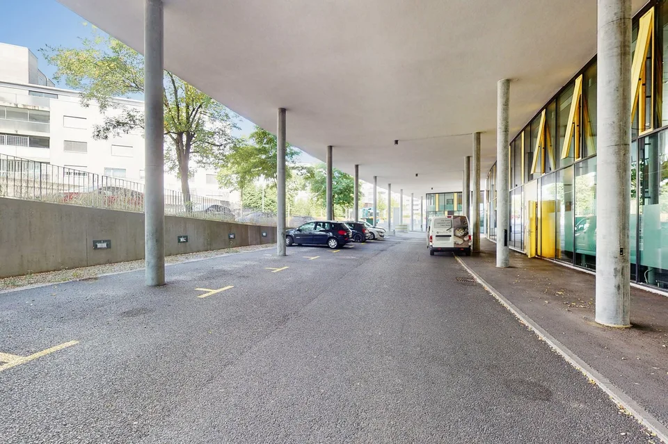 Espace commercial lumineux au rez-de-chaussée - utilisation polyvalente (103 m²)
