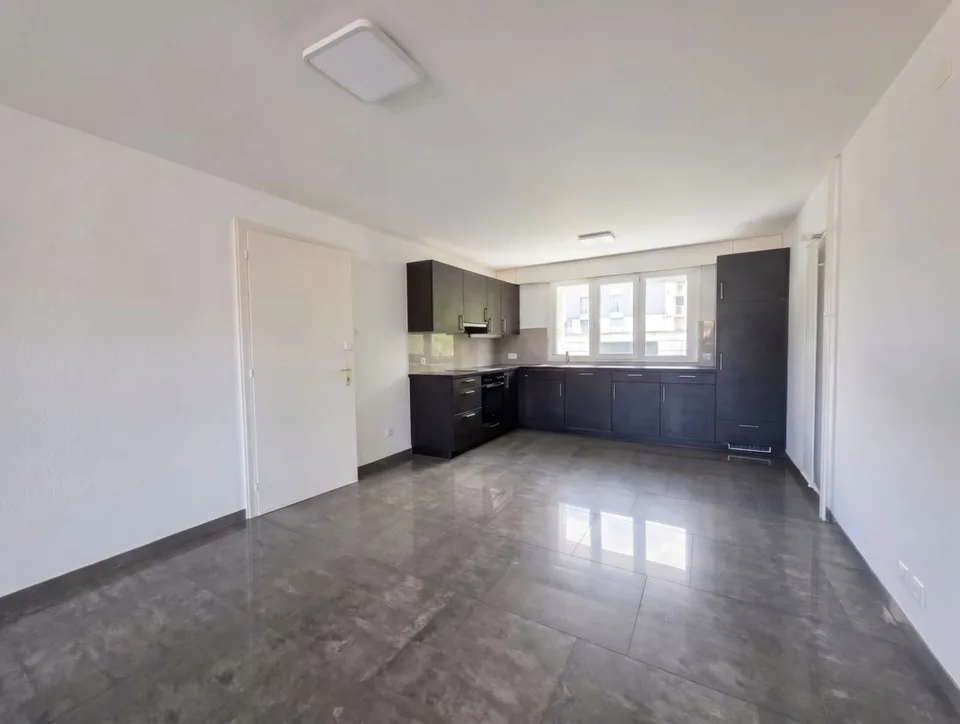 Traumhaftes 3,5-Zimmer-Apartment komplett renoviert mit Stadtblick