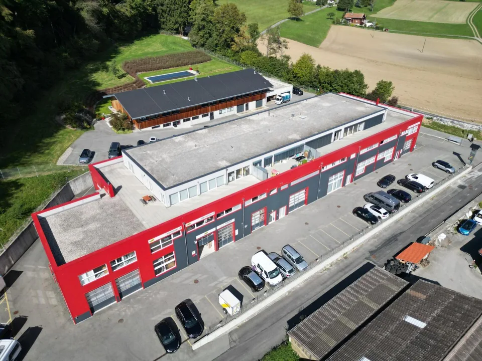 Magazzino 1.5 stanze 156.35 m2 a Puidoux-Gare