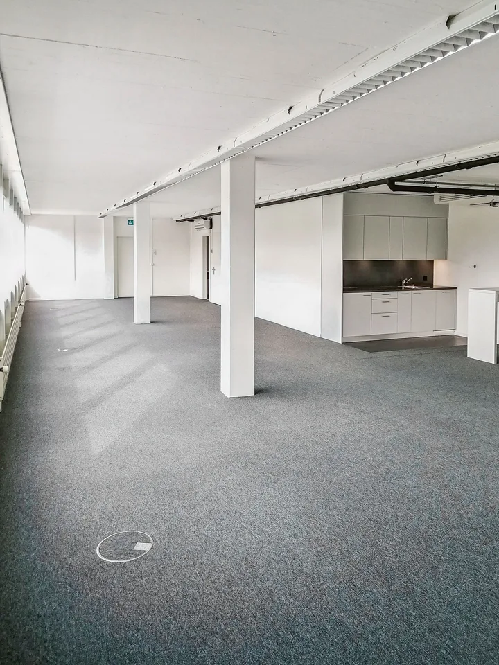 Ihre neue Geschäftsadresse zwischen Zürich, Zug und Luzern - frisch saniert - flexible Nutzung