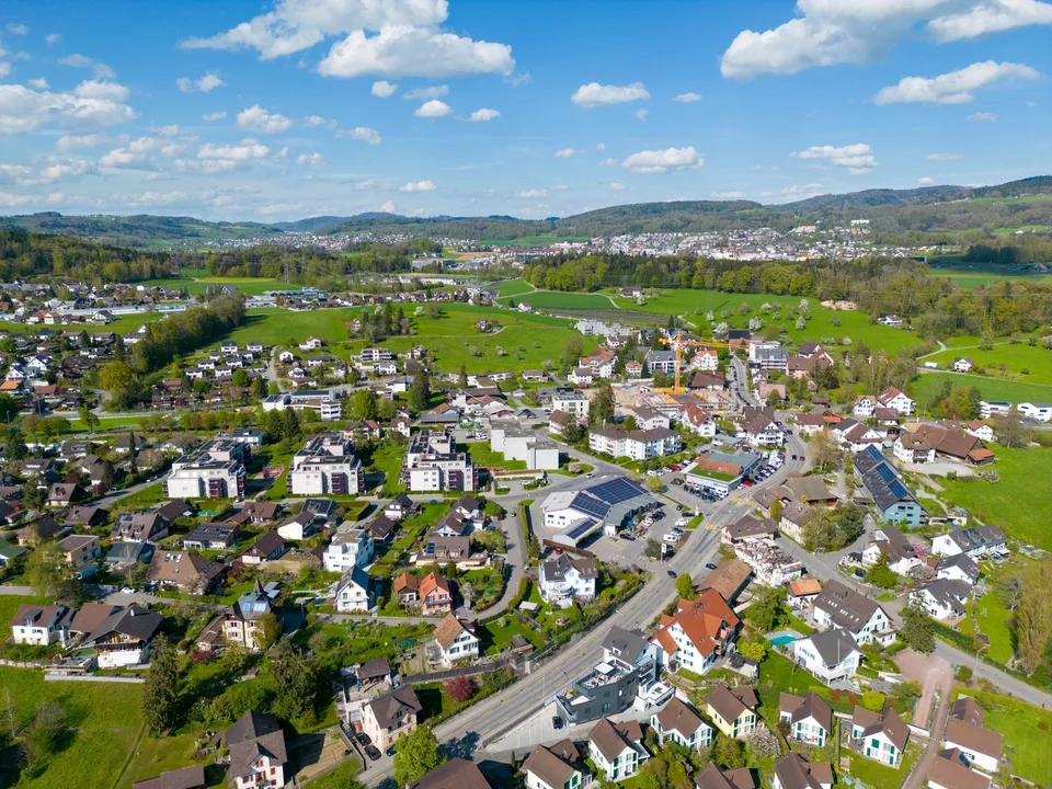 Topmodernisierte Flächen mit Ausbaupotenzial an strategisch guter Lage