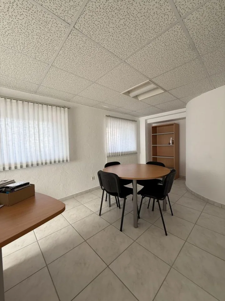 Gemischt genutztes Gebäude 3 Zimmer