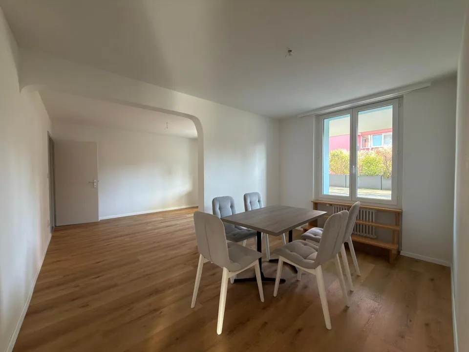 Wohnung mit 4.5 Zimmern und Terrasse